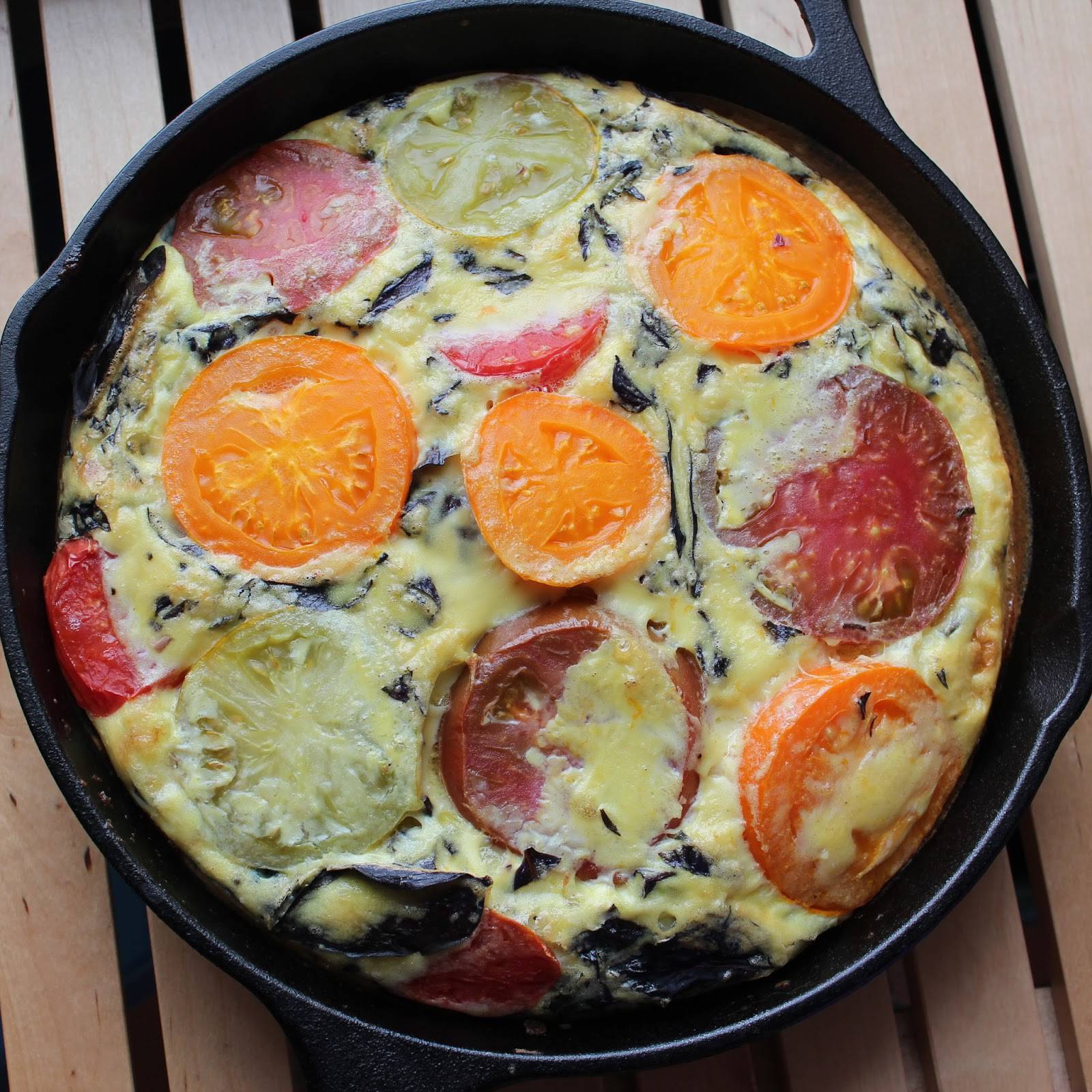 Heirloom Tomato Frittata | Runaway Apricot