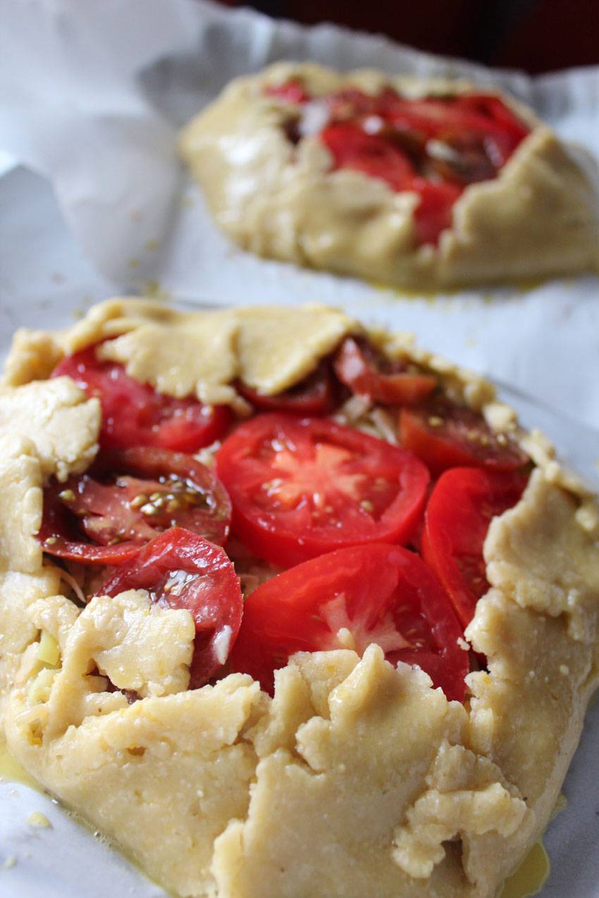 Indigenous Peoples Day: Tomato and Corn Crostata | Runaway Apricot