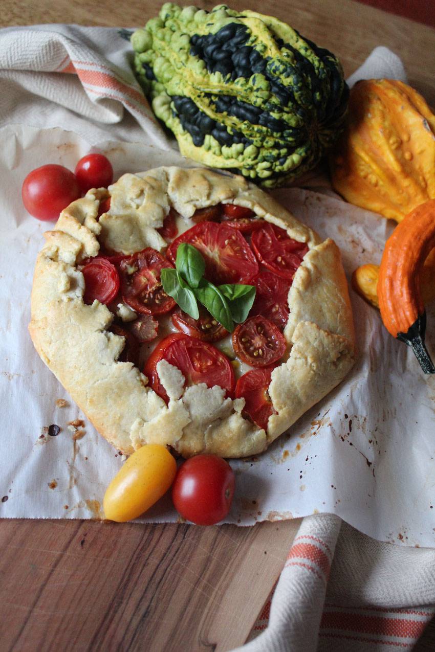 Indigenous Peoples Day: Tomato and Corn Crostata | Runaway Apricot