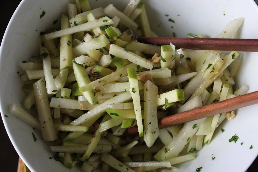 Kohlrabi and Apple Salad with Manchego and Walnuts // Runaway Apricot