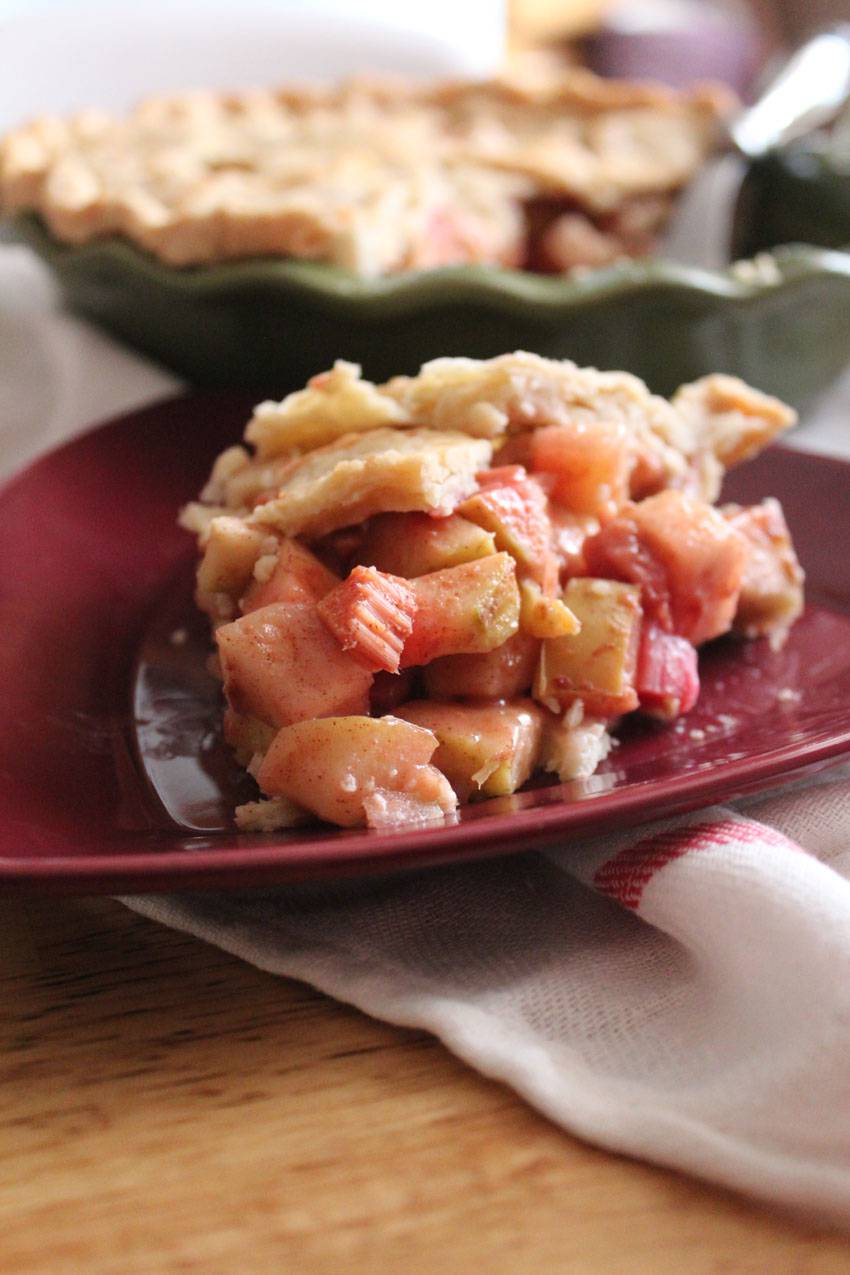 Gingered Apple and Rhubarb Pie // Runaway Apricot