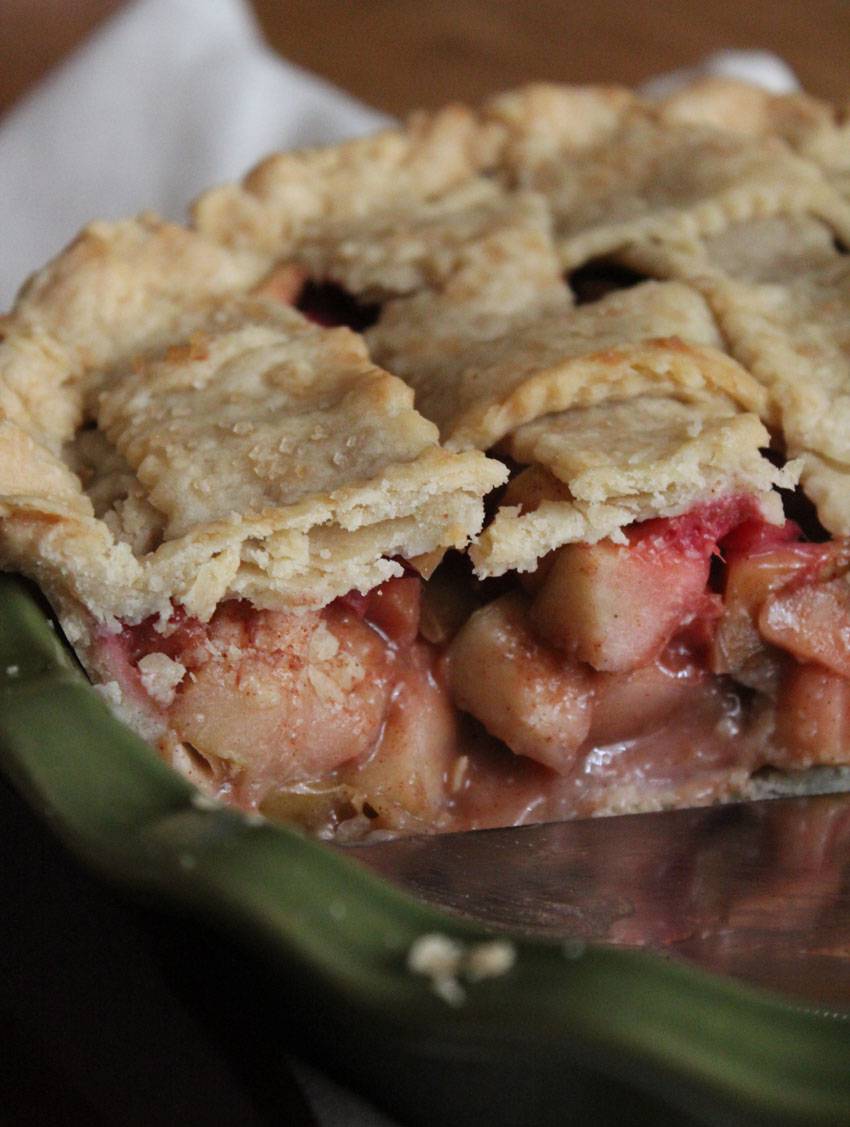 Gingered Apple and Rhubarb Pie // Runaway Apricot