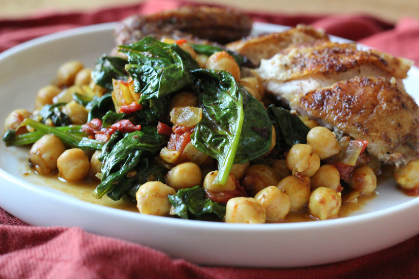 Spicy Chickpeas with Tomatoes and Spinach | Runaway Apricot