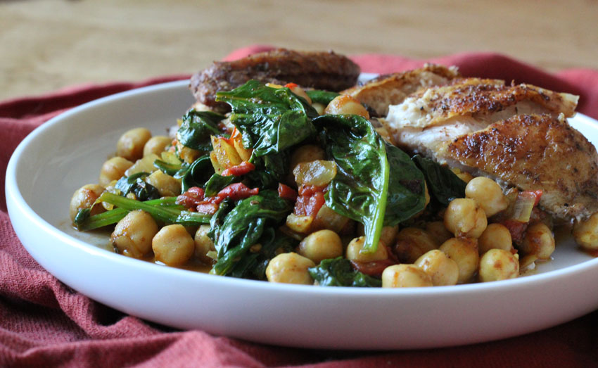 Spicy Chickpeas with Tomatoes and Spinach | Runaway Apricot